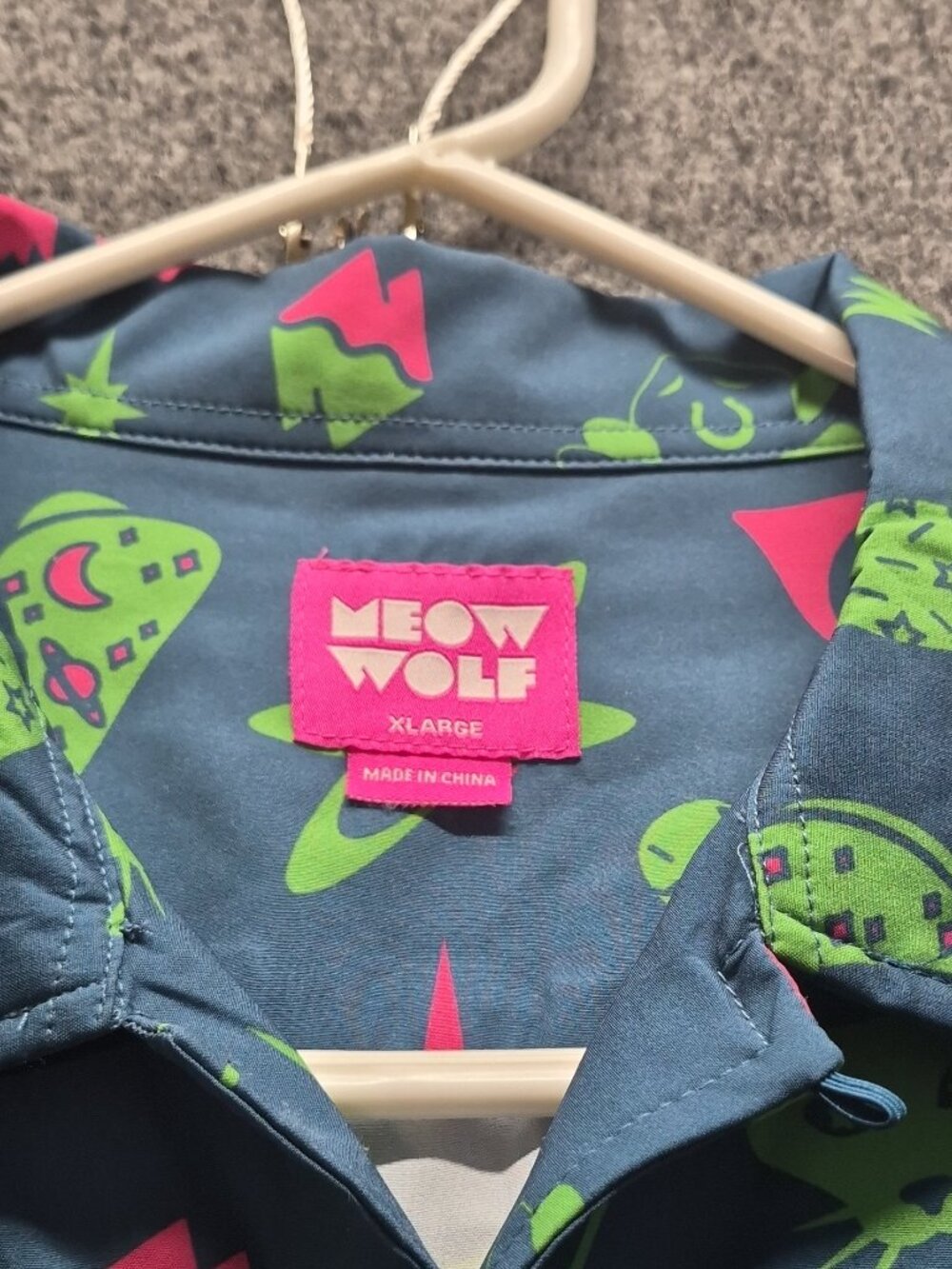 Meow Wolf Men's XL Blue Polyester Spandex Short Sleeve Button-Up Shirt Pockets